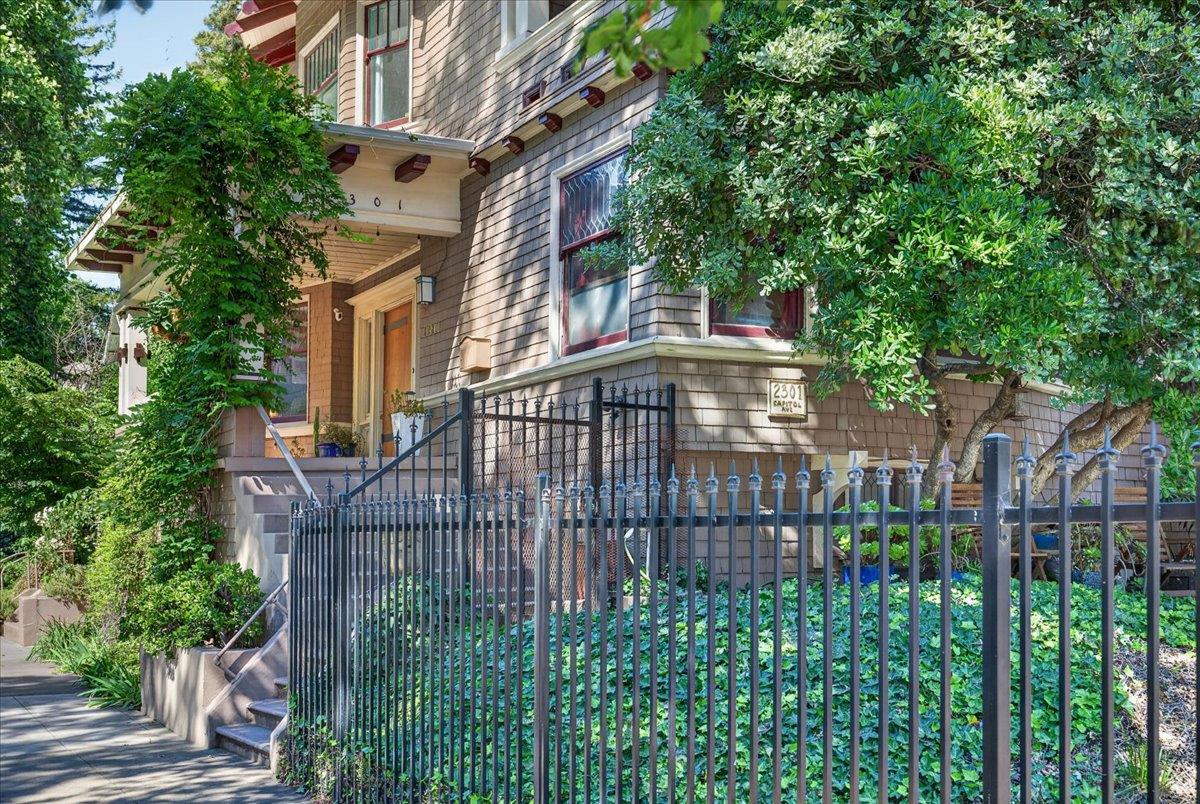2301 Capitol Avenue