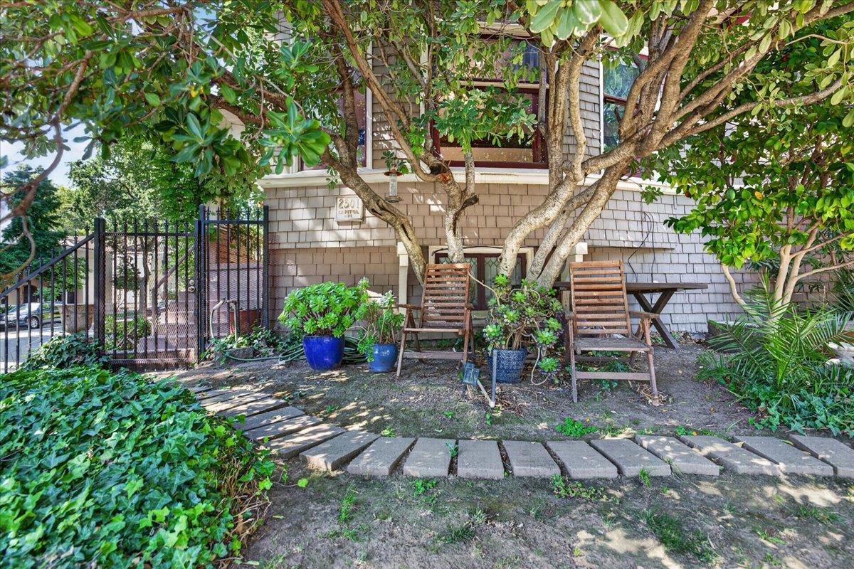 2301 Capitol Avenue
