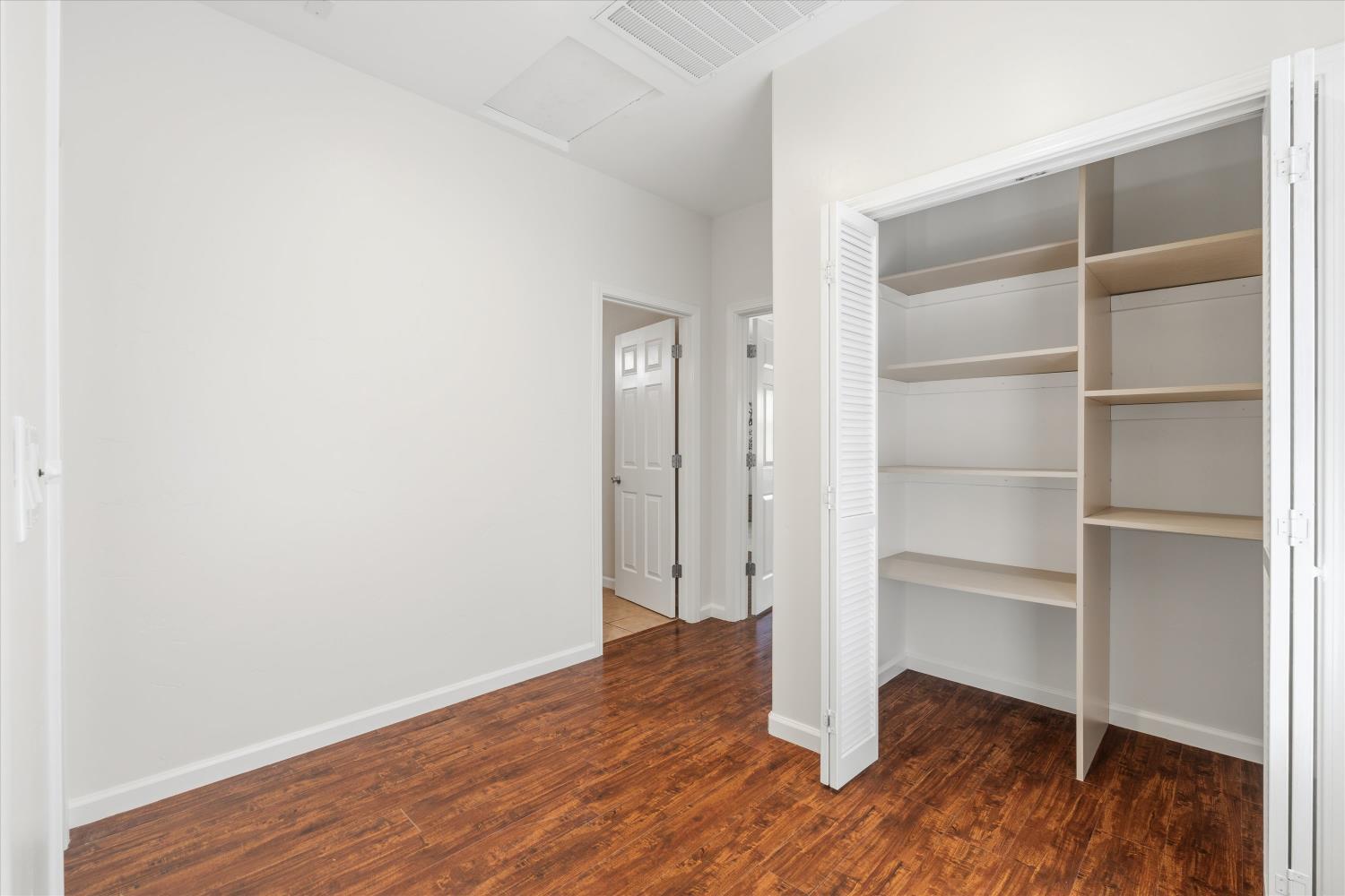 2121 Perkins Way