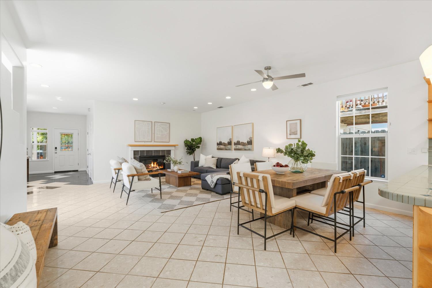 2121 Perkins Way