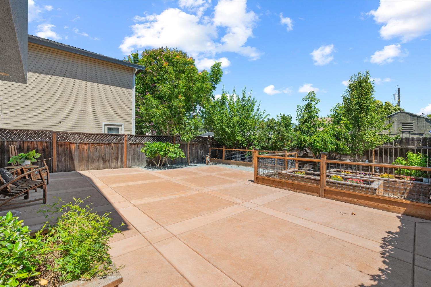 2121 Perkins Way