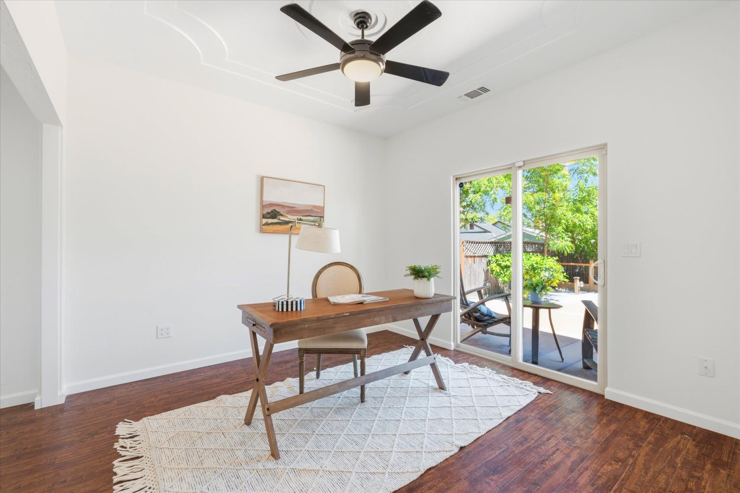 2121 Perkins Way