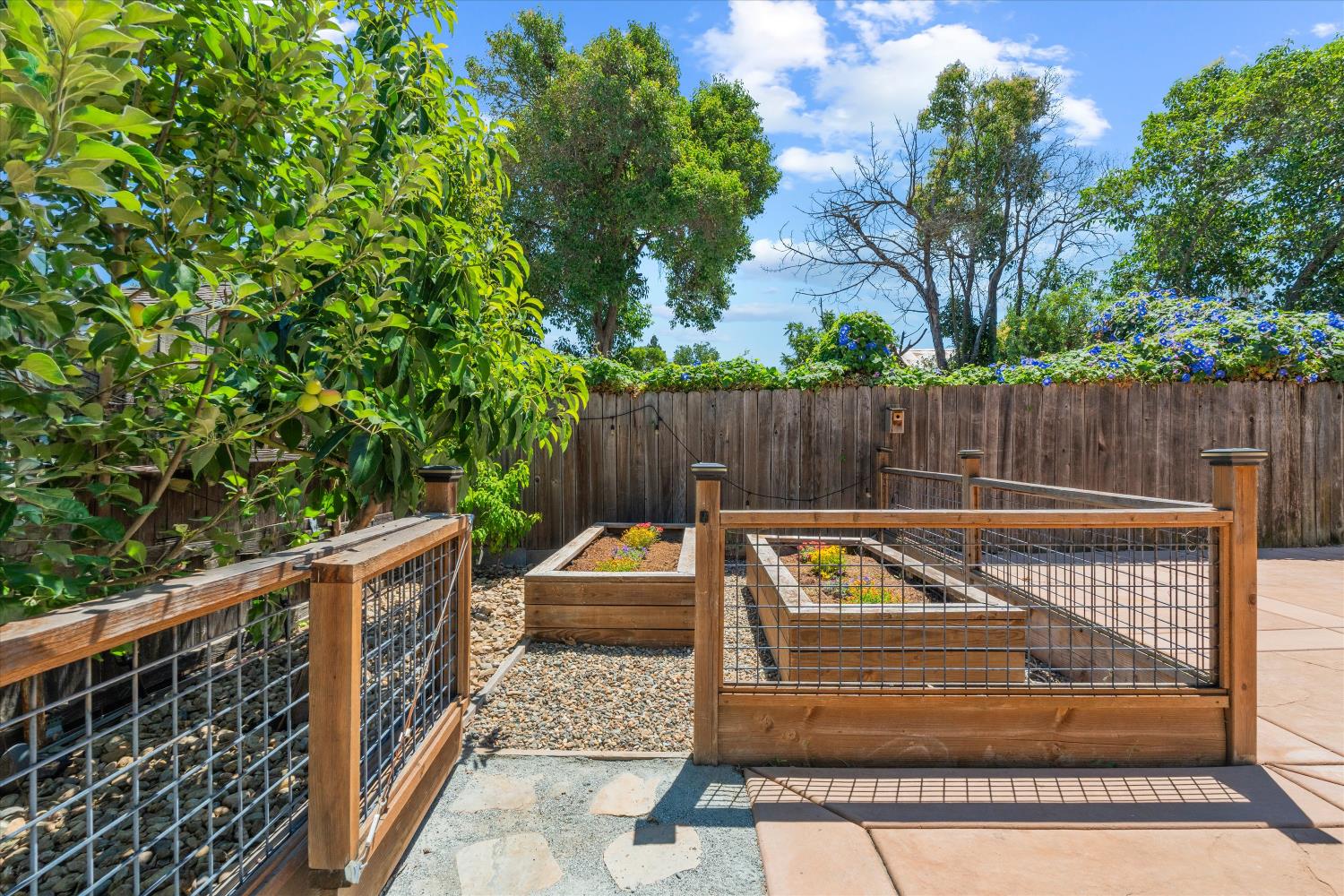 2121 Perkins Way