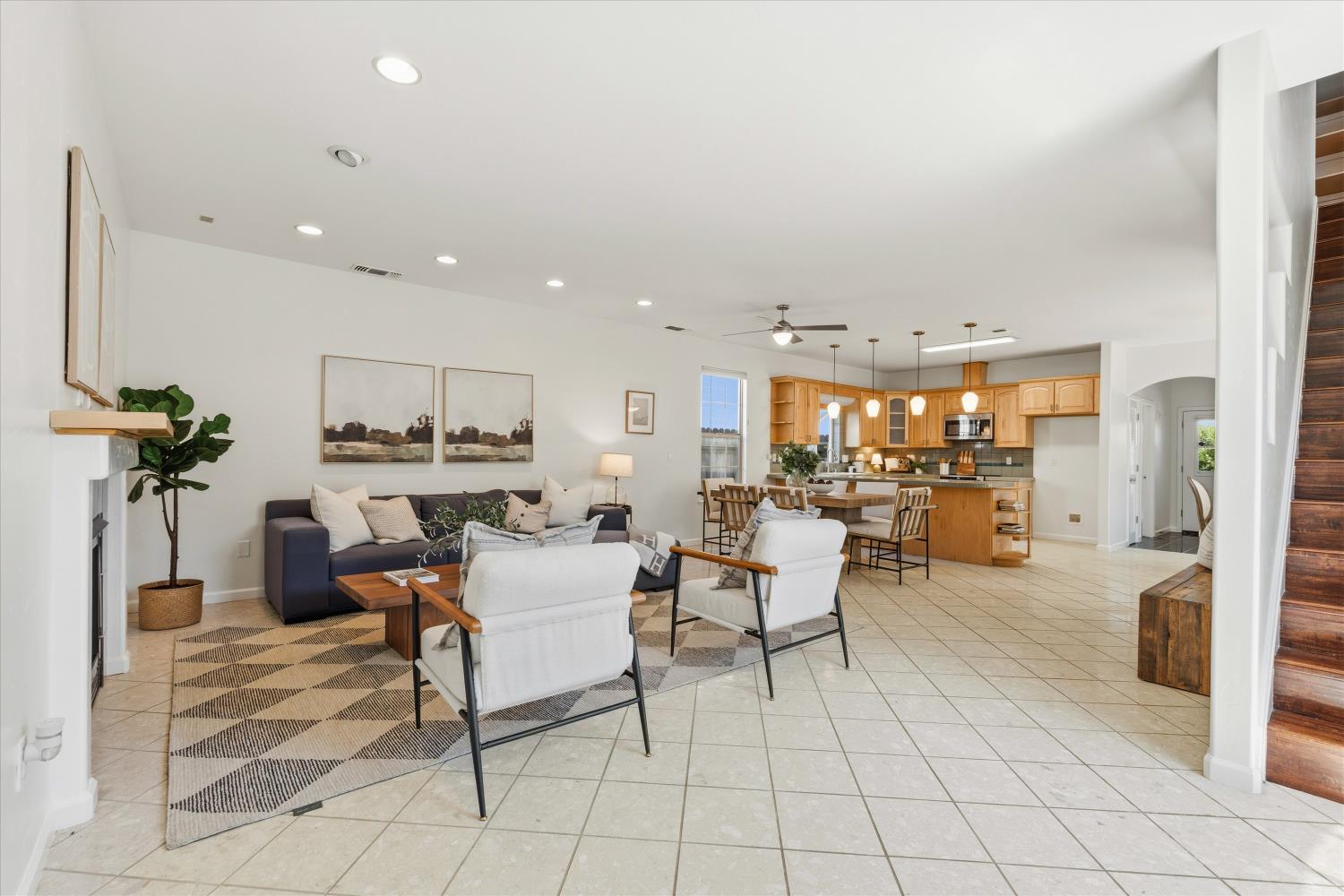 2121 Perkins Way