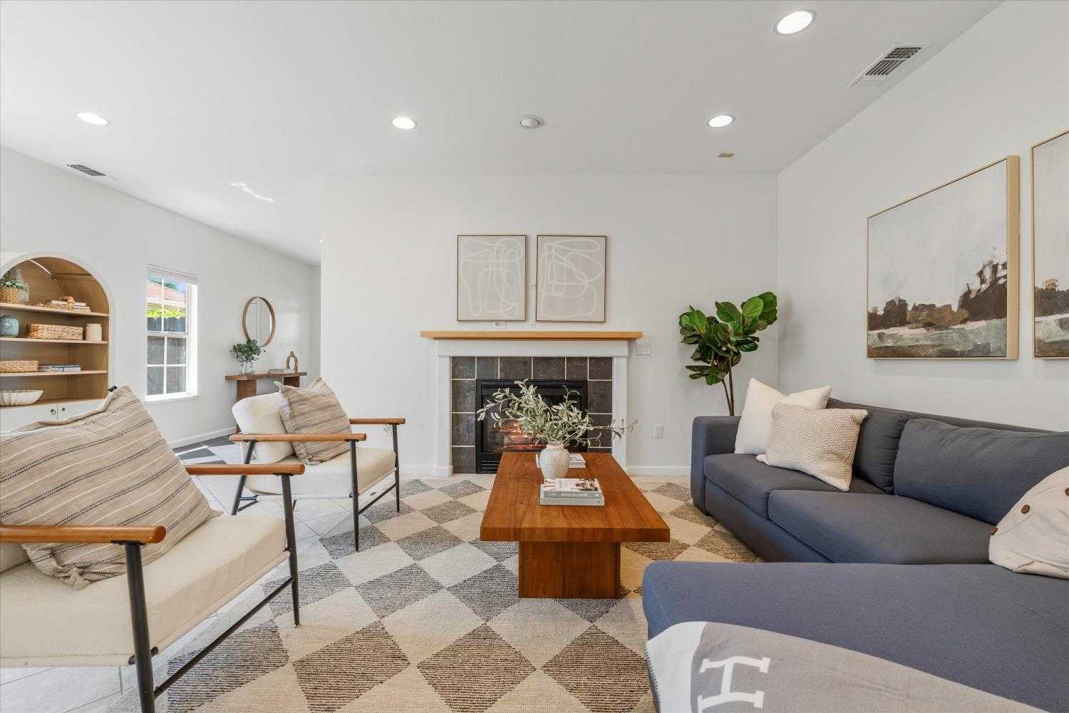 2121 Perkins Way