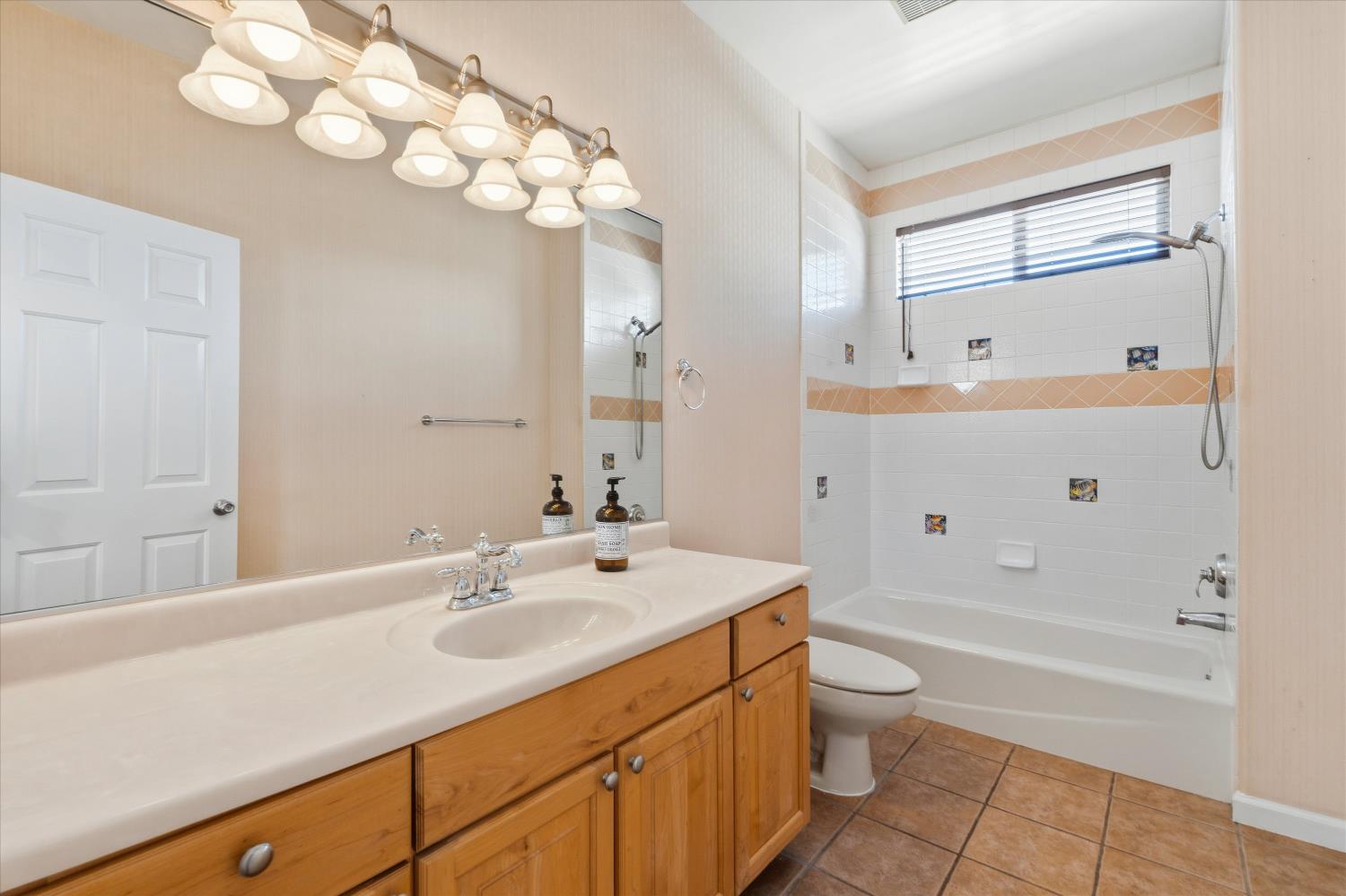 2121 Perkins Way
