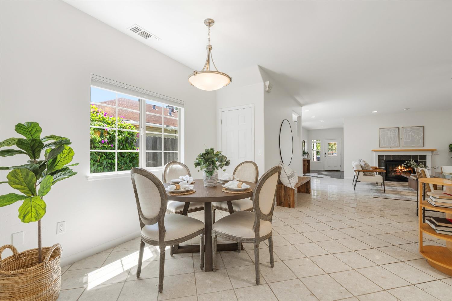 2121 Perkins Way