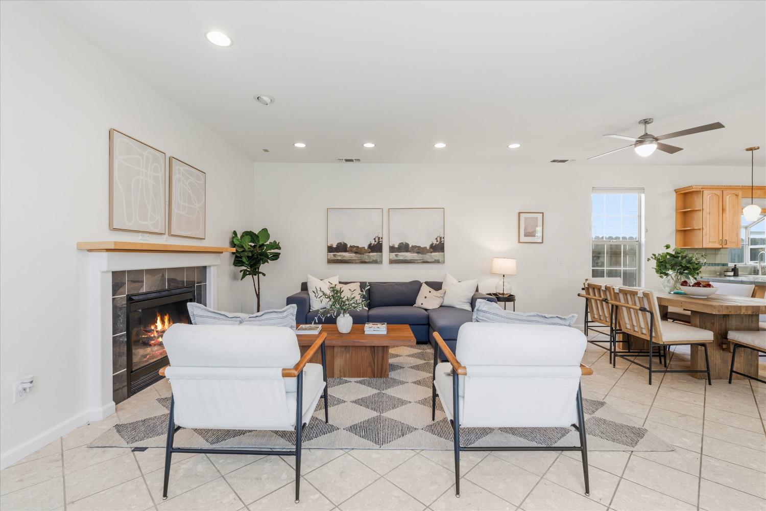 2121 Perkins Way