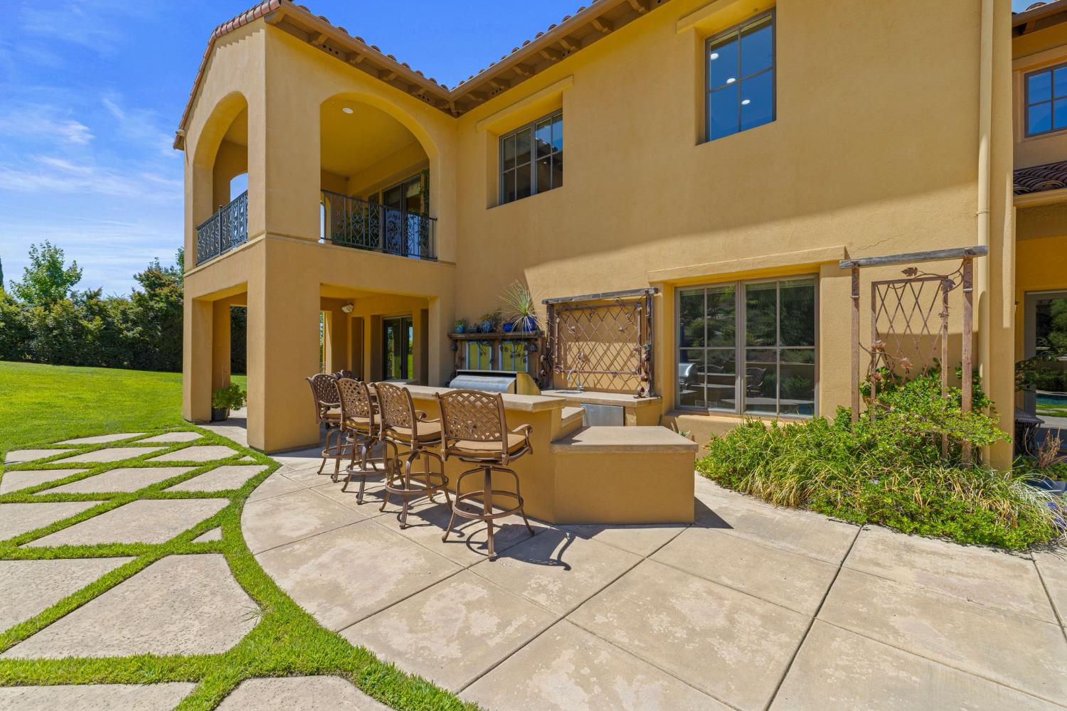 5301 Montserrat Lane