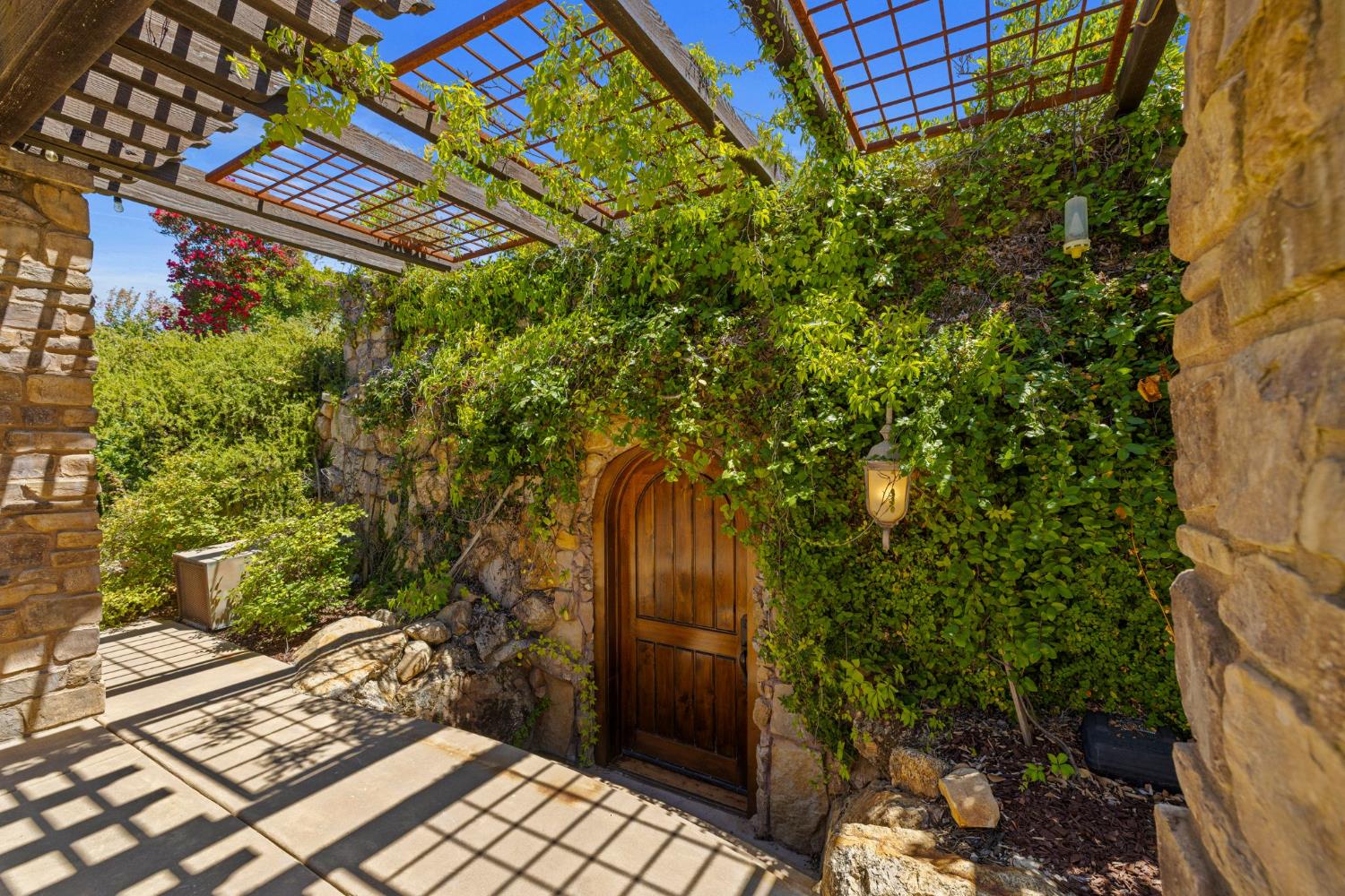 5301 Montserrat Lane