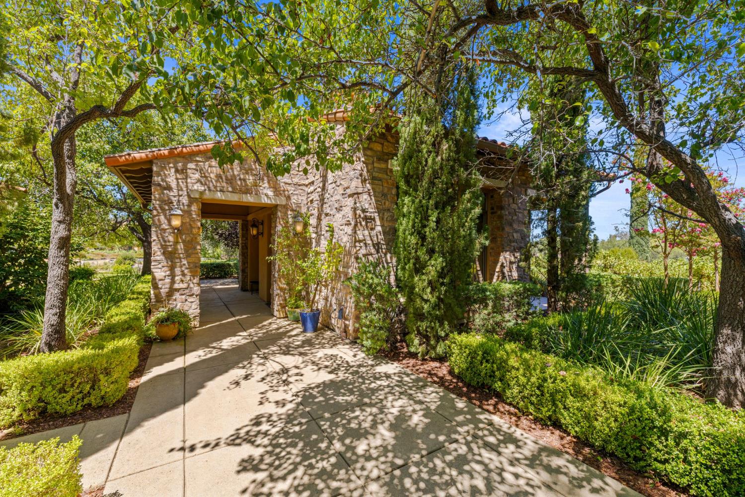 5301 Montserrat Lane