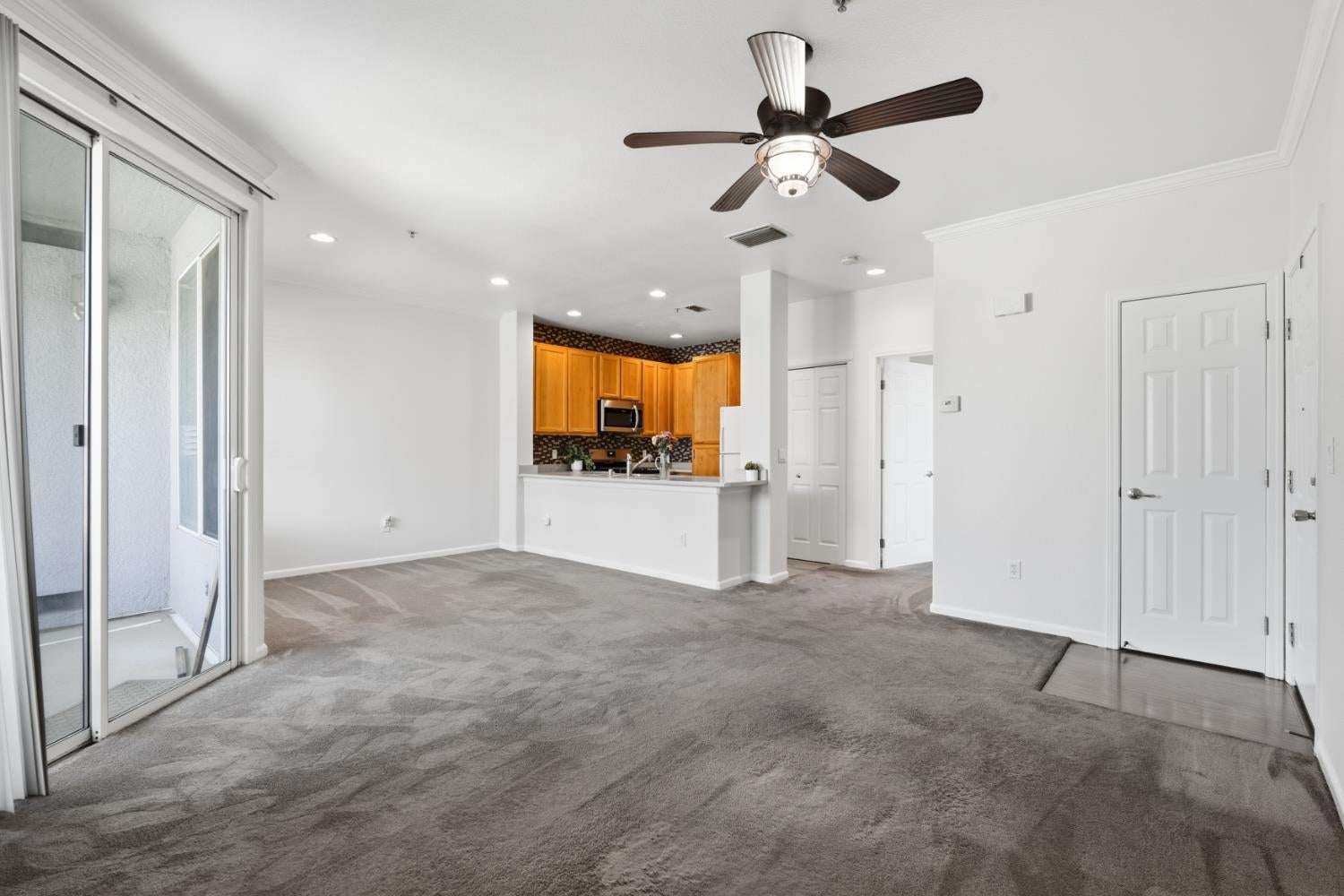5201 Laguna Oaks Drive 14