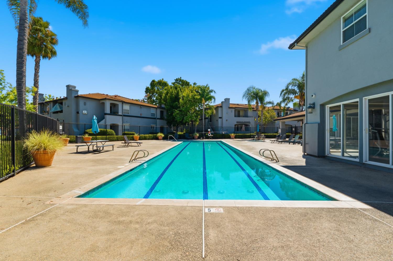 5201 Laguna Oaks Drive 14