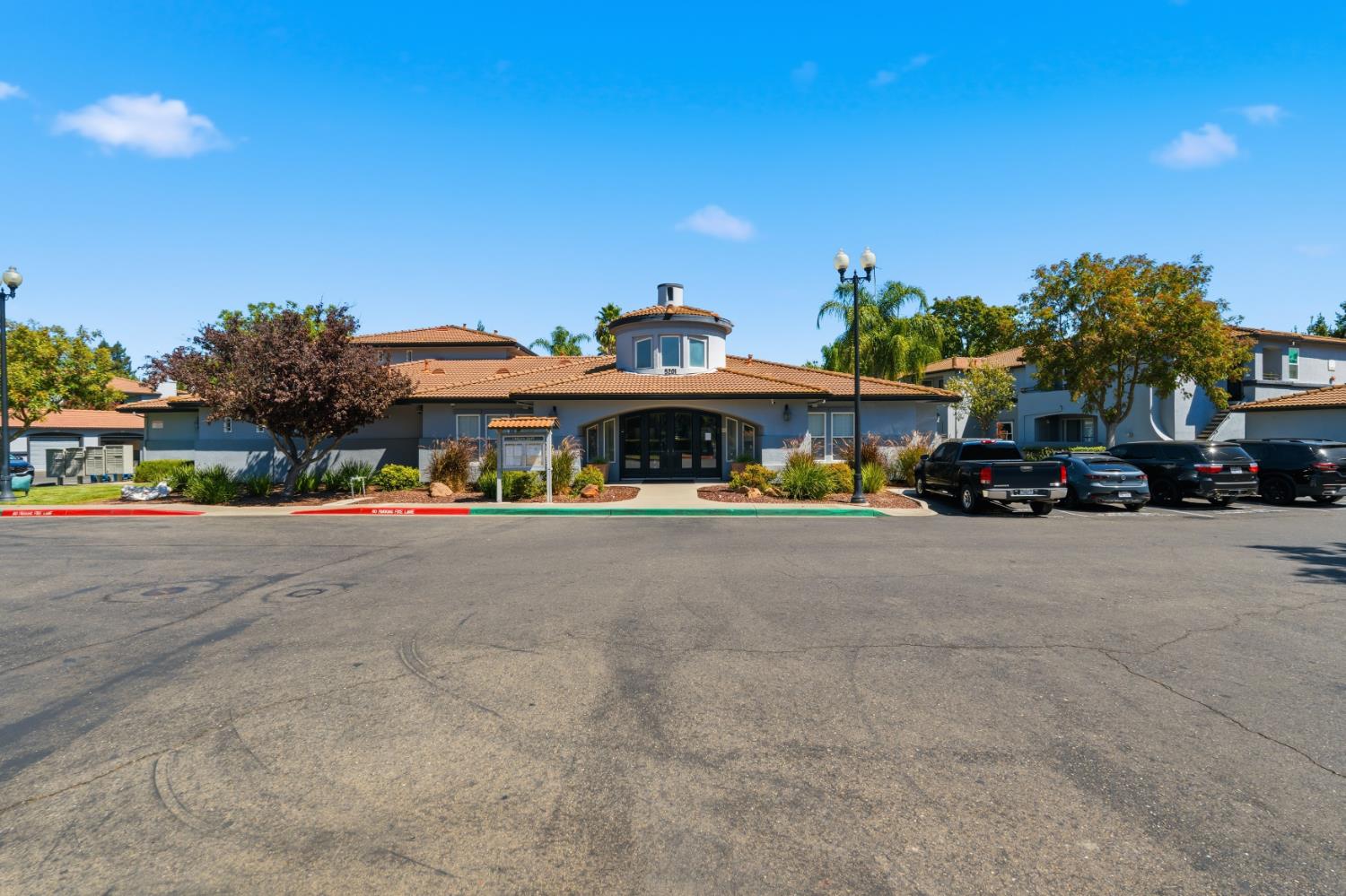 5201 Laguna Oaks Drive 14