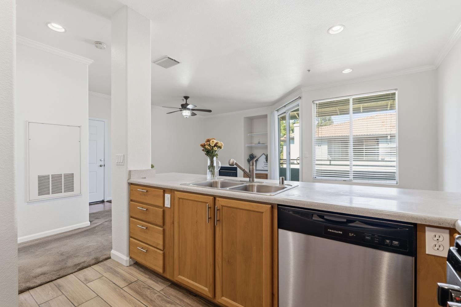 5201 Laguna Oaks Drive 14