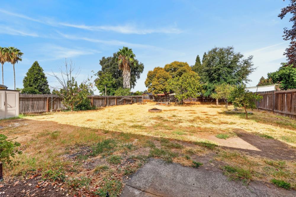 4433 White Oak Court