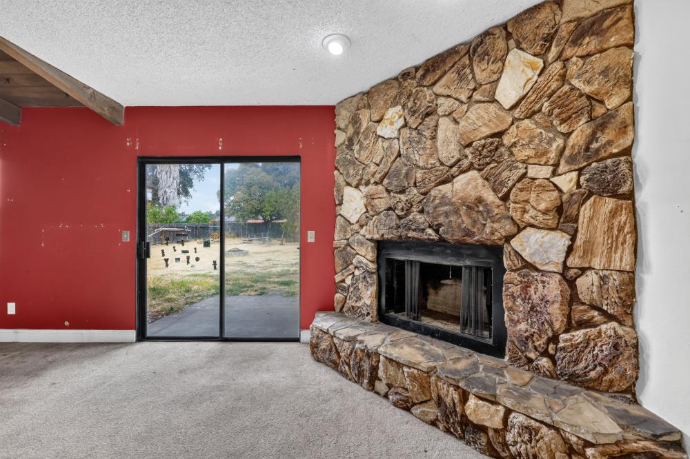 4433 White Oak Court