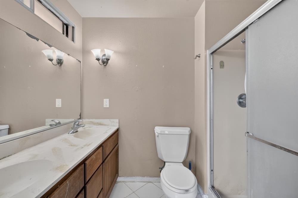 4433 White Oak Court