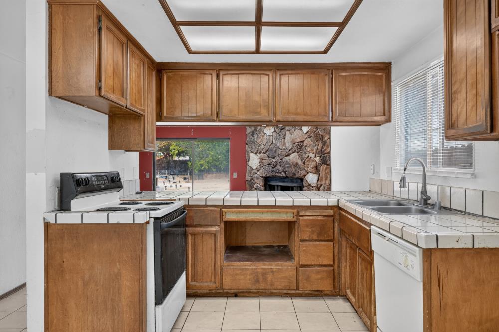 4433 White Oak Court