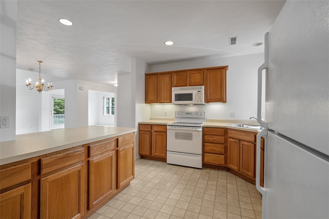 903 Hidden Meadows Cir