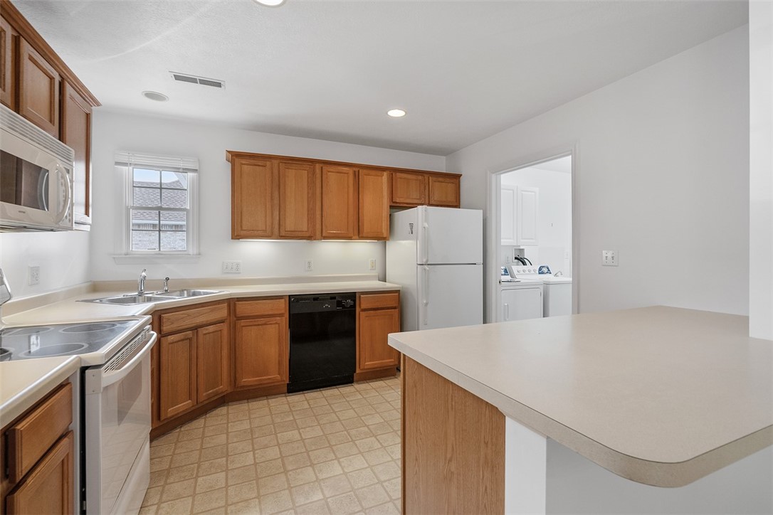 903 Hidden Meadows Cir