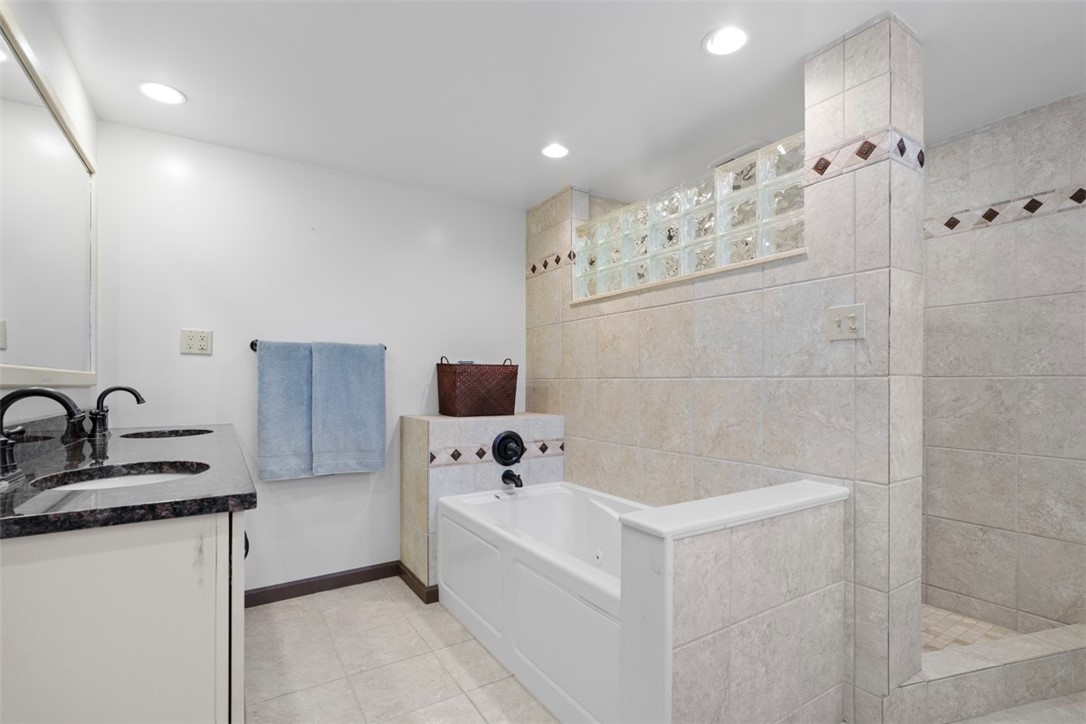 4 Cheryl Dr