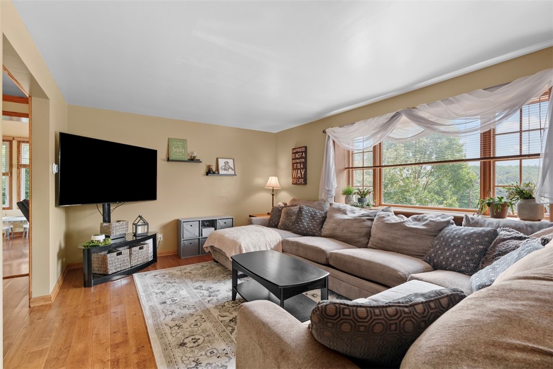 4 Cheryl Dr