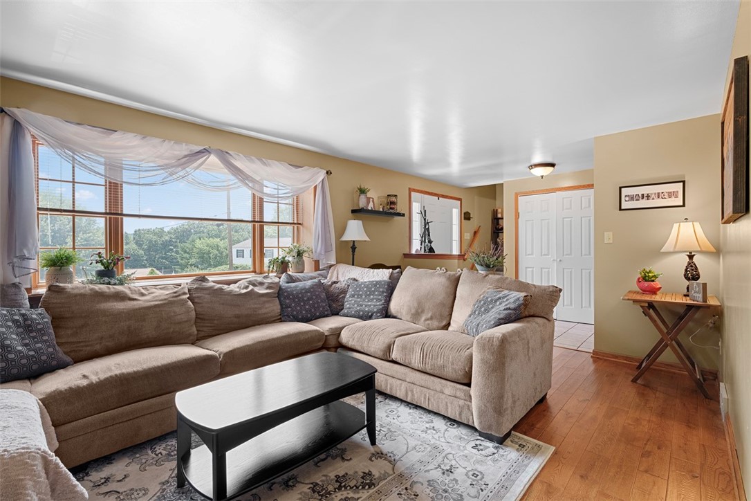 4 Cheryl Dr
