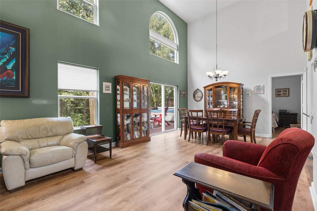 852 Sunset Cir