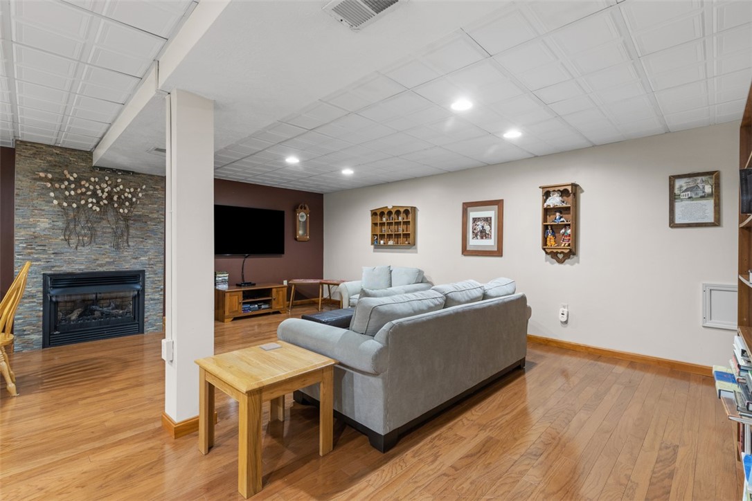 852 Sunset Cir