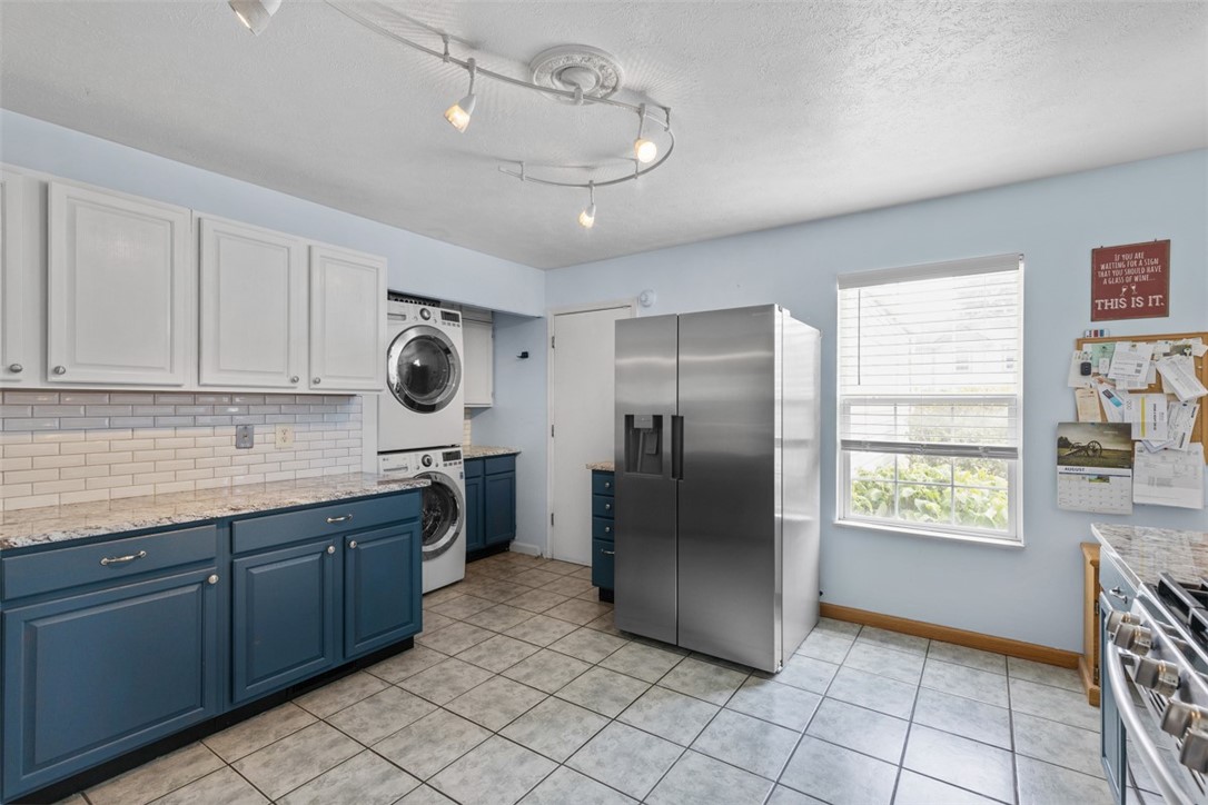 852 Sunset Cir