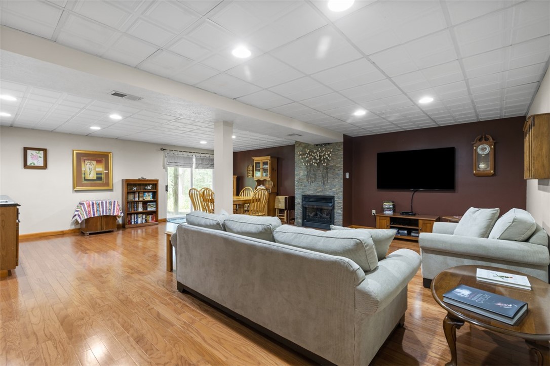 852 Sunset Cir