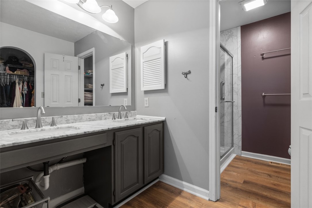 852 Sunset Cir