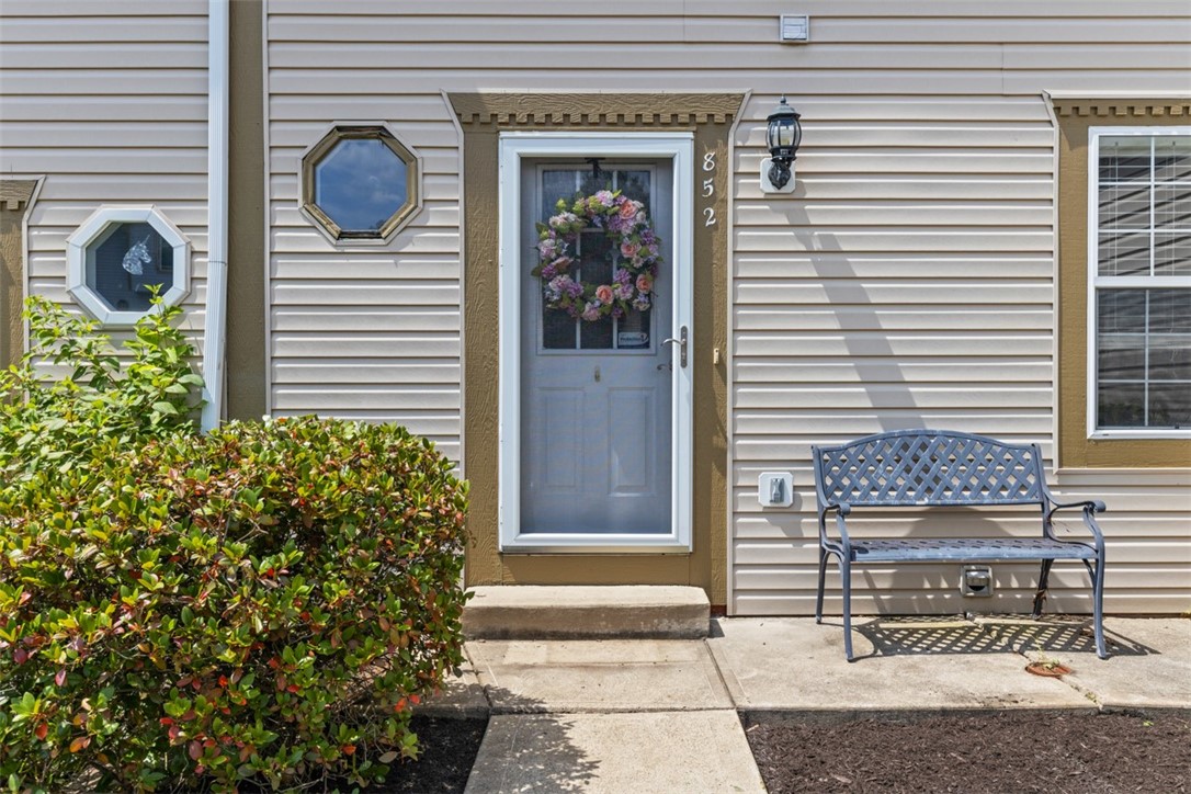 852 Sunset Cir