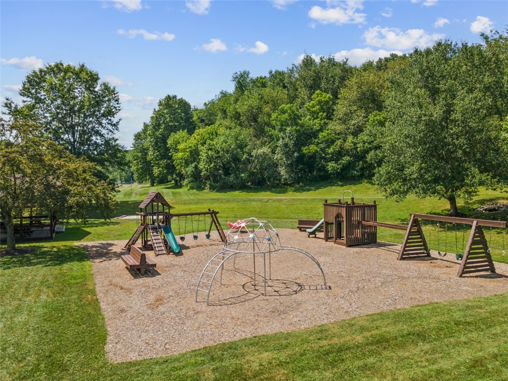 852 Sunset Cir