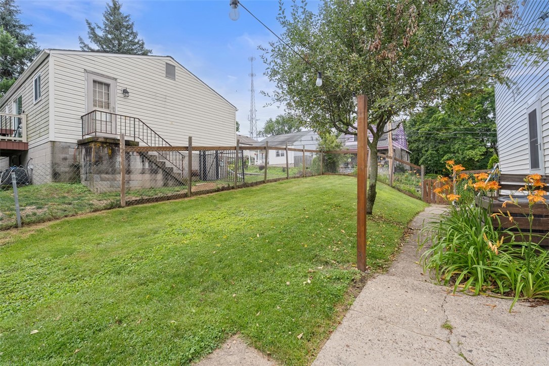 938 Herschel St