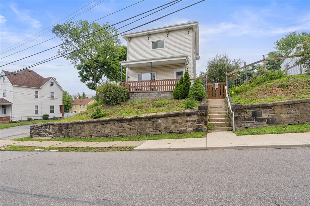 938 Herschel St