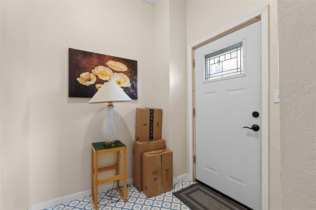 938 Herschel St