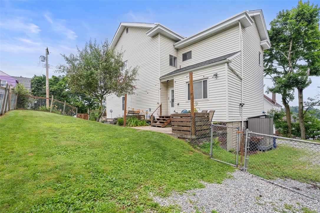 938 Herschel St