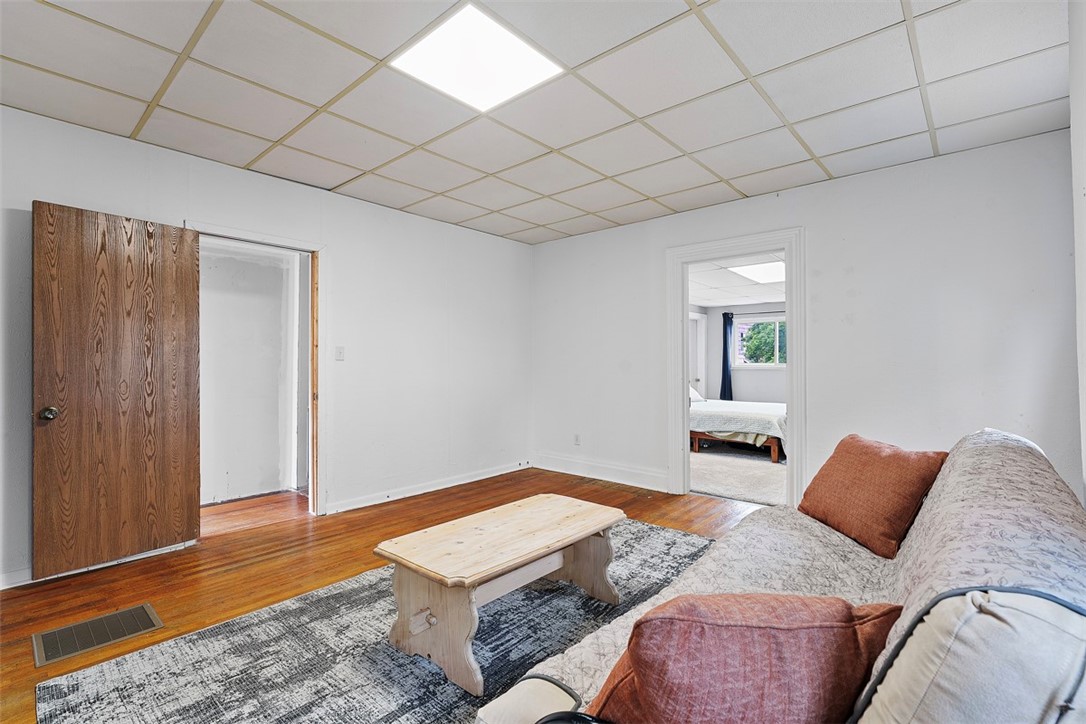 938 Herschel St