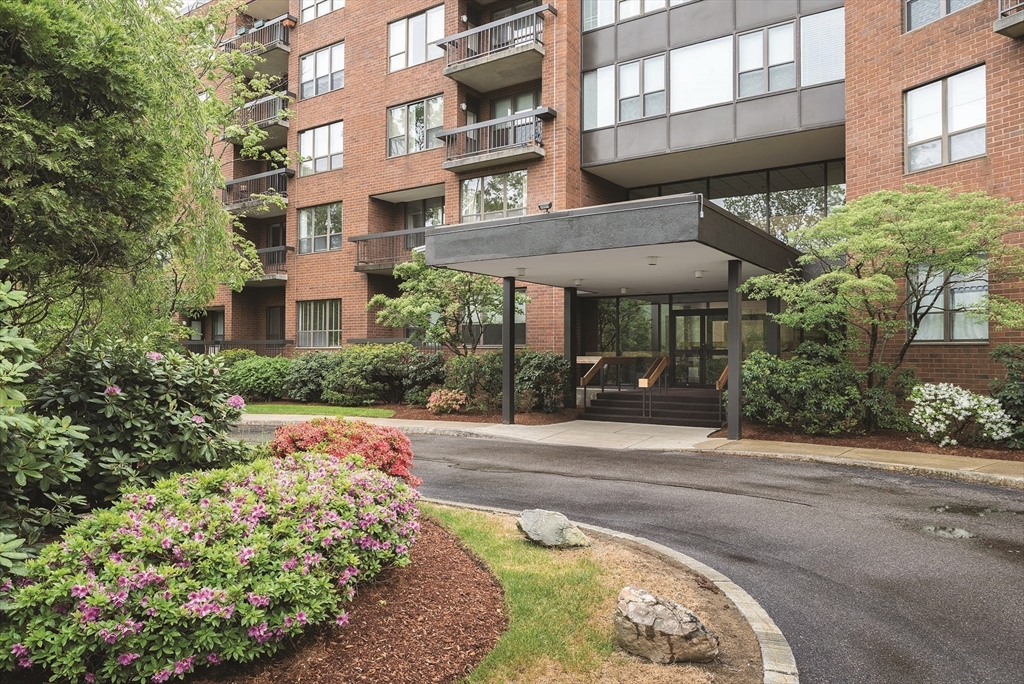 210 Nahanton St # 513