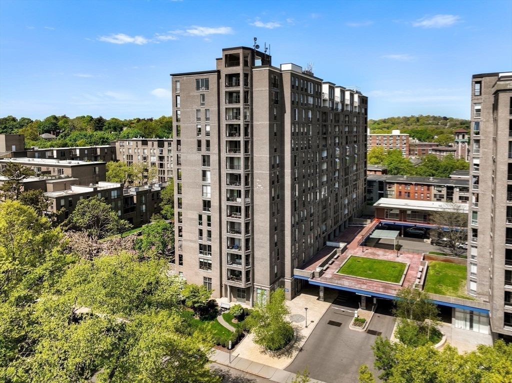 77 Pond Ave # 1202