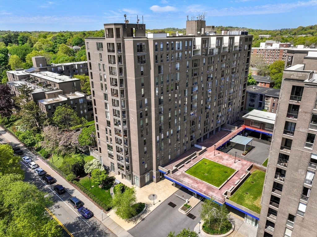 77 Pond Ave # 1202
