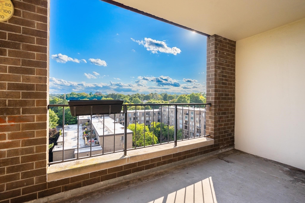 77 Pond Ave # 1202