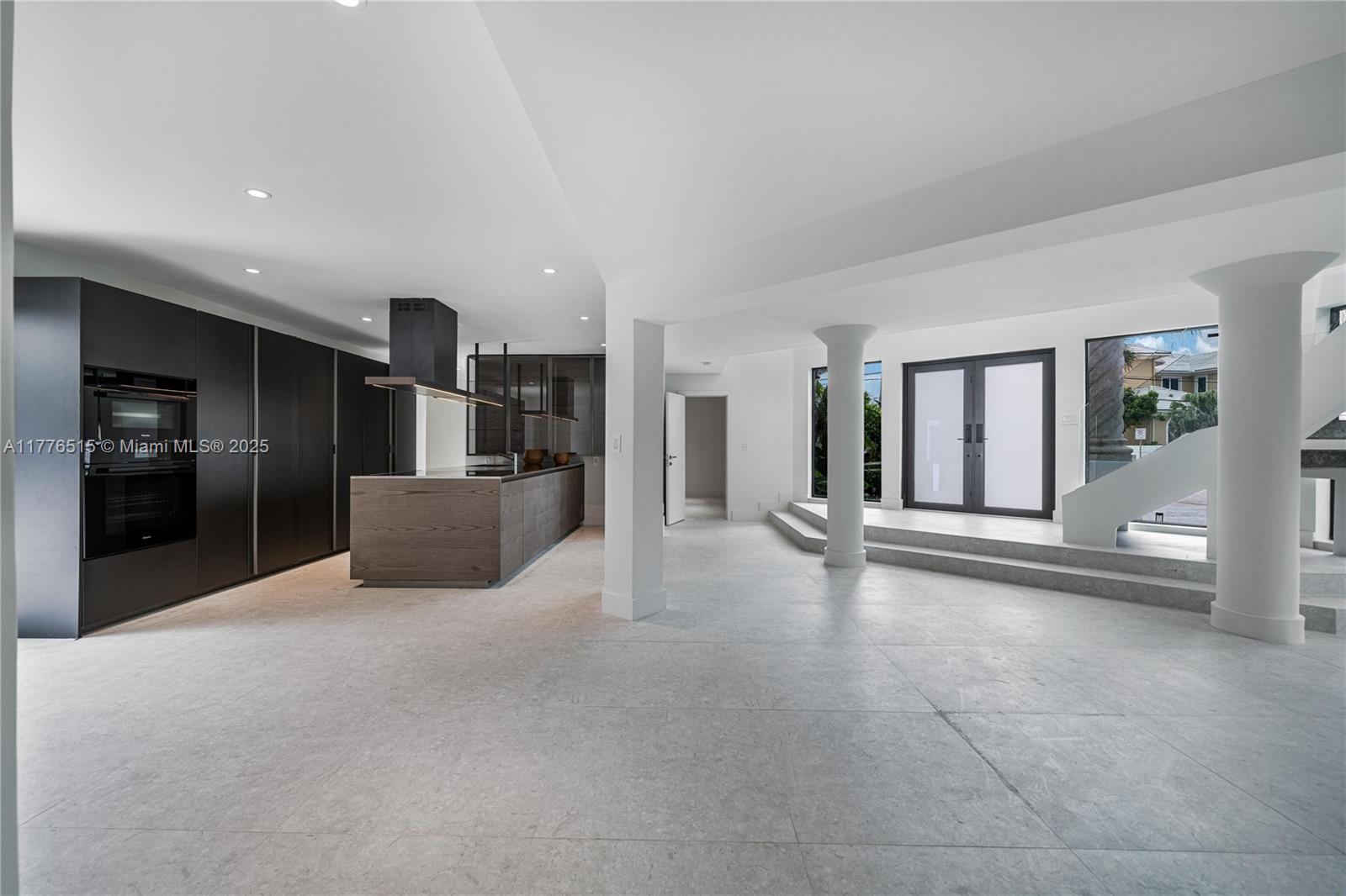 3321 NE 16th Pl