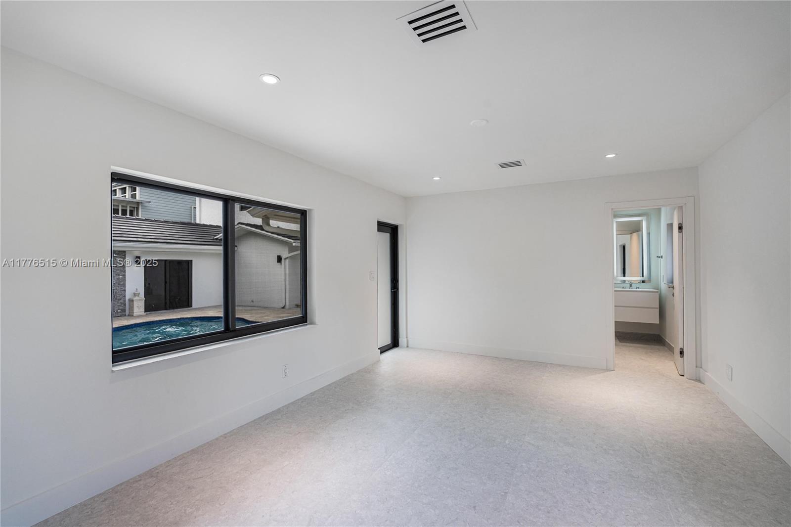 3321 NE 16th Pl