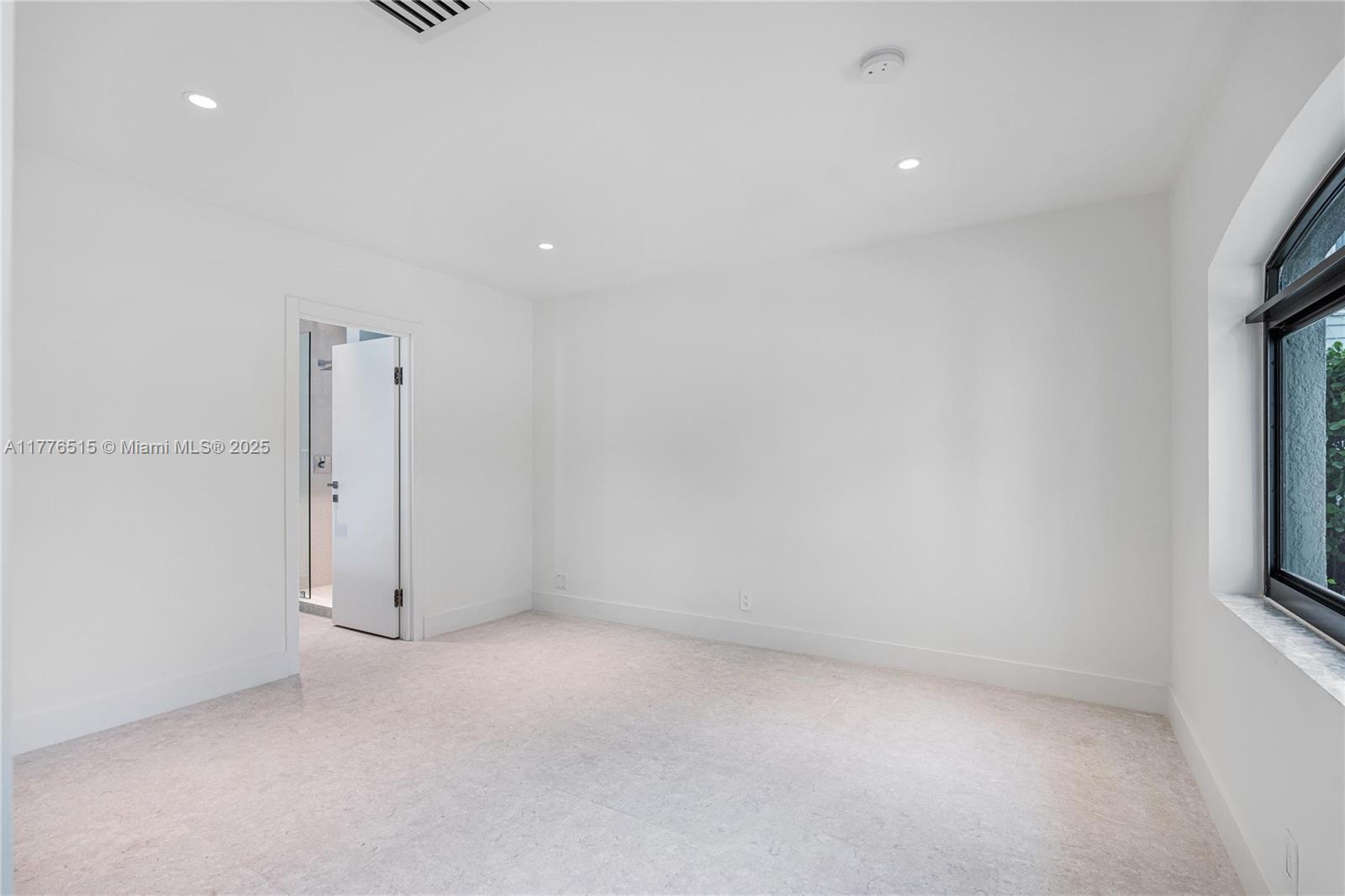 3321 NE 16th Pl