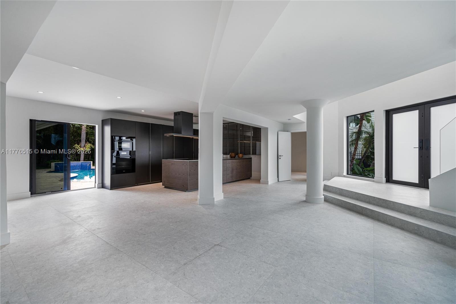 3321 NE 16th Pl