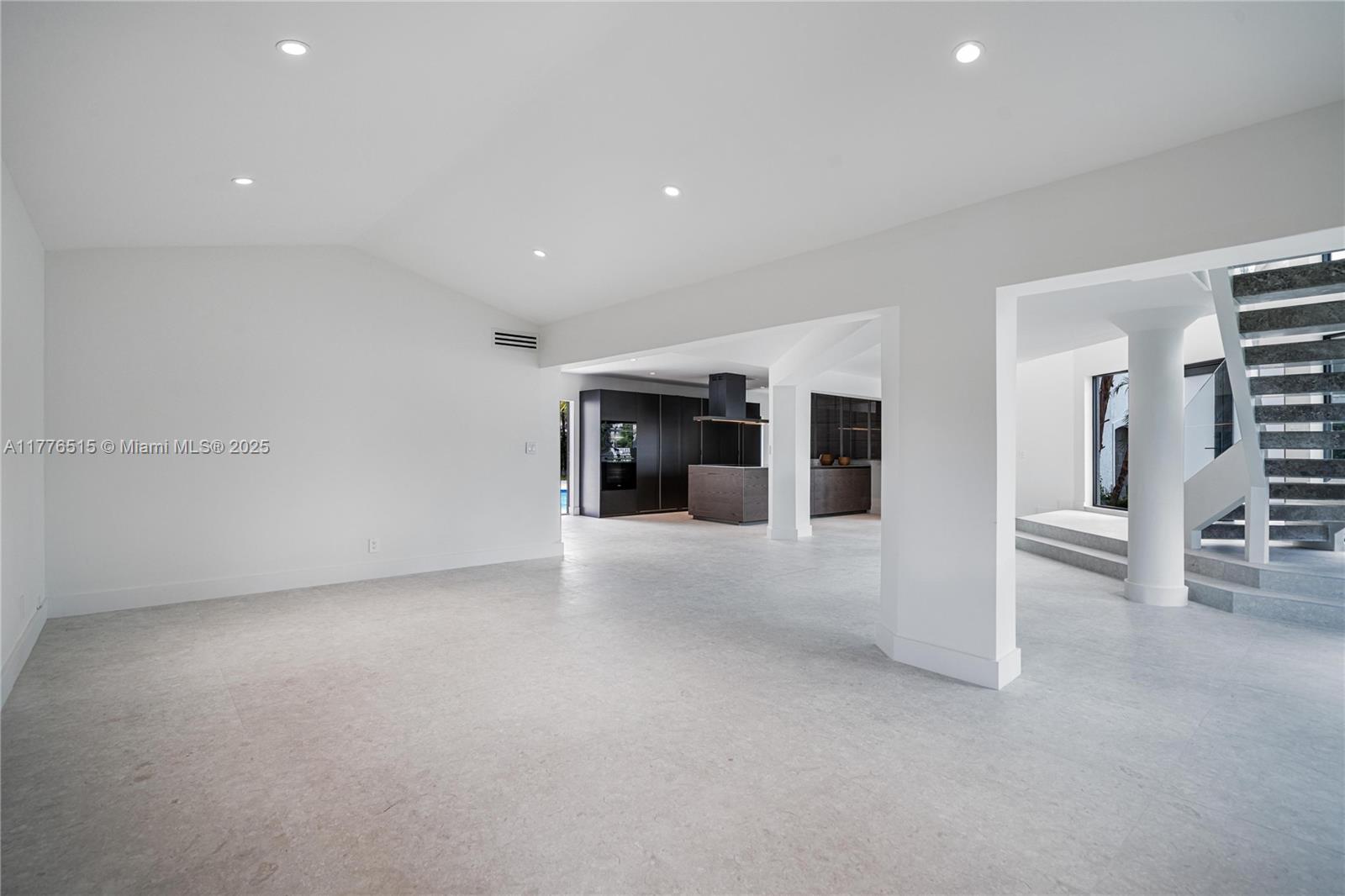 3321 NE 16th Pl