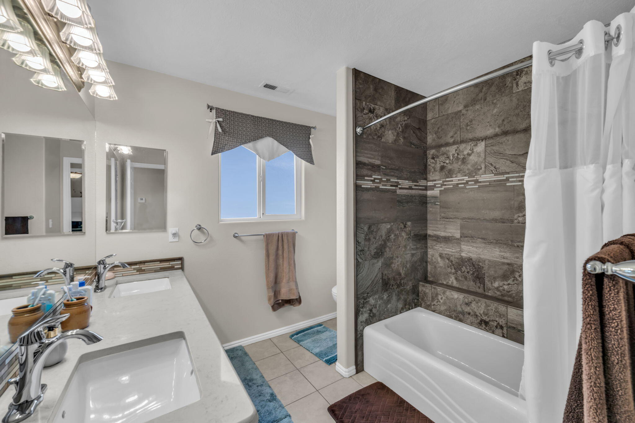 1825 W Mathis Park Place Unit: #8